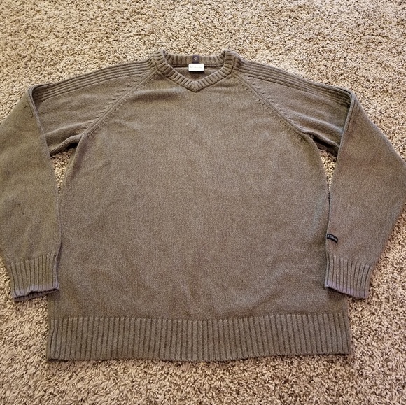 Columbia V Neck Sweater. - Picture 1 of 8